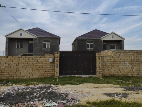 4 otaqlı həyət evi/bağ evi - Qobu q. - 140 m²