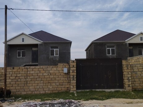 4 otaqlı həyət evi/bağ evi - Qobu q. - 140 m²