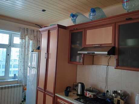 3 otaqlı köhnə tikili - Şah İsmayıl Xətai m. - 110 m²