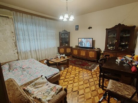 4 otaqlı köhnə tikili - Elmlər Akademiyası m. - 95 m²