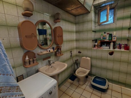 4 otaqlı köhnə tikili - Elmlər Akademiyası m. - 95 m²