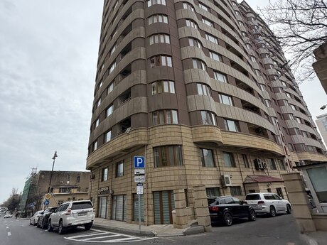 4 otaqlı yeni tikili - 28 May m. - 207 m²