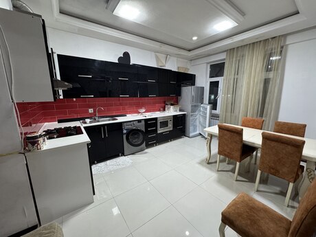 3 otaqlı yeni tikili - Şah İsmayıl Xətai m. - 130 m²