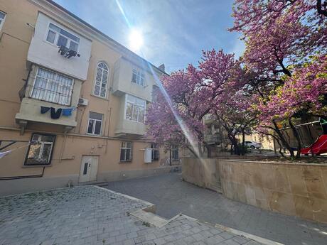 Elan №6081427 - Bakı, Bayıl q., 3 otaqlı, 68 m², 2/3 mərtəbə