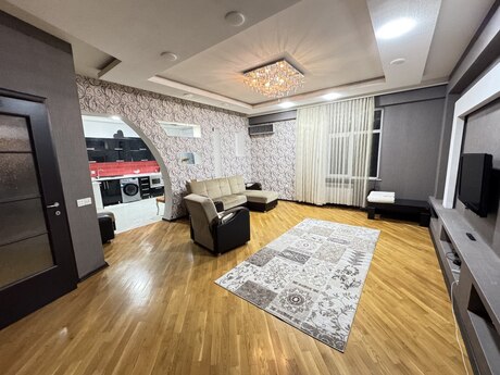 Elan №6081430 - Bakı, Şah İsmayıl Xətai m., 3 otaqlı, 130 m², 15/17 mərtəbə