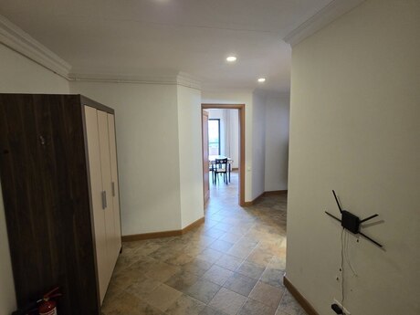 4 otaqlı yeni tikili - 28 May m. - 180 m²