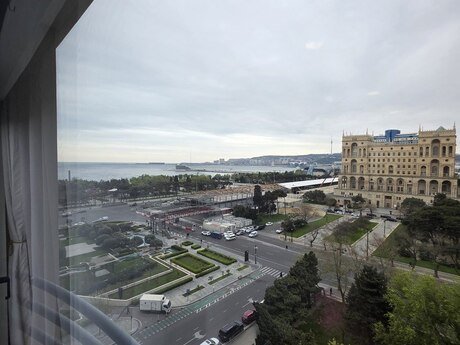 4 otaqlı yeni tikili - 28 May m. - 180 m²