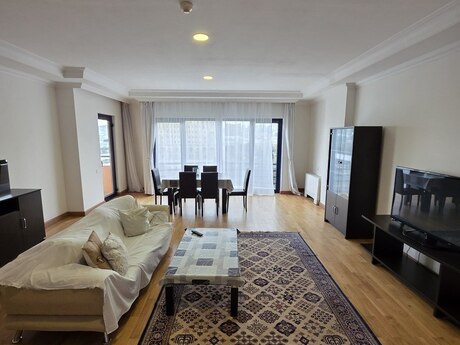 4 otaqlı yeni tikili - 28 May m. - 180 m²