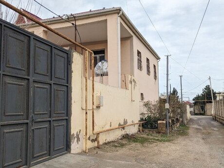 8 otaqlı həyət evi/bağ evi - Buzovna q. - 156 m²