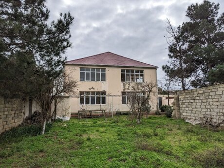 8 otaqlı həyət evi/bağ evi - Buzovna q. - 156 m²