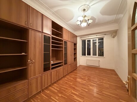 4 otaqlı yeni tikili - 28 May m. - 190 m²
