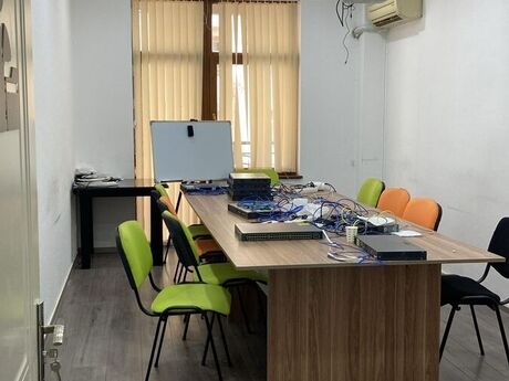 1 otaqlı ofis - 28 May m. - 24 m²