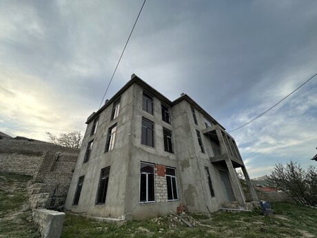 12 otaqlı həyət evi/bağ evi - Köhnə Günəşli q. - 1000 m²