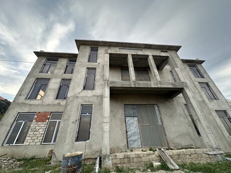 12 otaqlı həyət evi/bağ evi - Köhnə Günəşli q. - 1000 m²