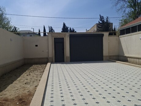 5 otaqlı həyət evi/bağ evi - Qaraçuxur q. - 336 m²