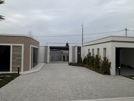 4 otaqlı həyət evi/bağ evi - Mərdəkan q. - 215 m²