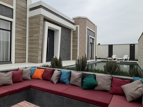 4 otaqlı həyət evi/bağ evi - Mərdəkan q. - 215 m²