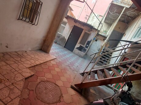 3 otaqlı köhnə tikili - 28 May m. - 80 m²