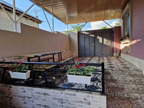 5 otaqlı həyət evi/bağ evi - Şəki - 220 m²