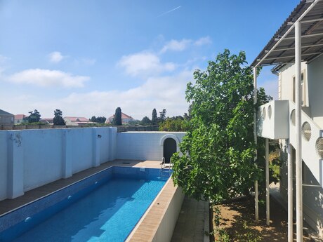 5 otaqlı həyət evi/bağ evi - Mərdəkan q. - 180 m²