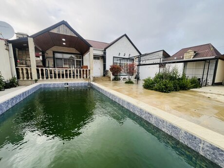 4 otaqlı həyət evi/bağ evi - Mərdəkan q. - 140 m²