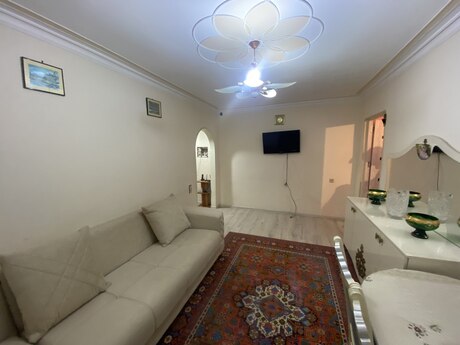 2 otaqlı köhnə tikili - Qara Qarayev m. - 50 m²
