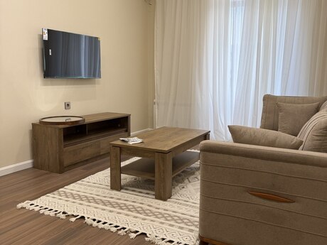 2 otaqlı köhnə tikili - Elmlər Akademiyası m. - 63 m²