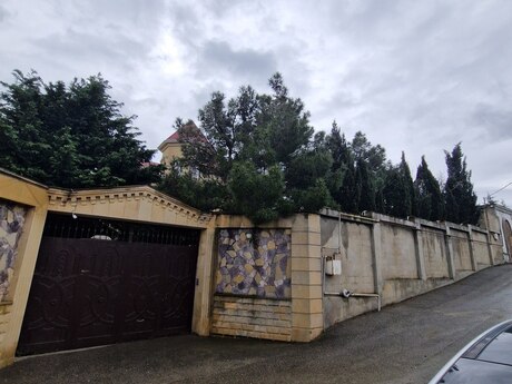 4 otaqlı həyət evi/bağ evi - Görədil q. - 241.6 m²