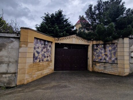 4 otaqlı həyət evi/bağ evi - Görədil q. - 241.6 m²