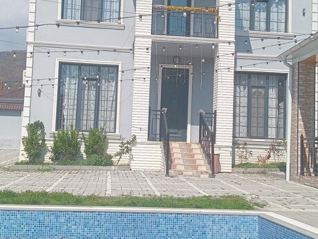 4 otaqlı həyət evi/bağ evi - Qəbələ - 180 m²