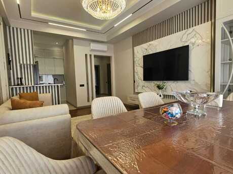 3 otaqlı yeni tikili - Ağ şəhər q. - 110 m²