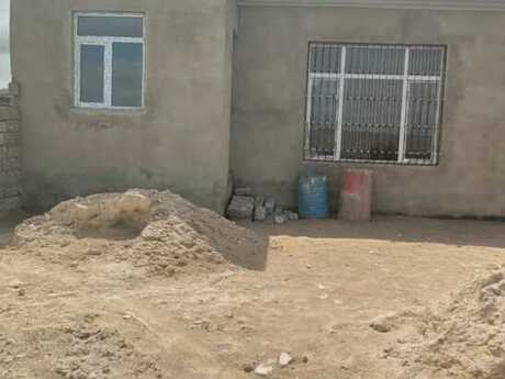 4 otaqlı həyət evi/bağ evi - Qaraçuxur q. - 100 m²