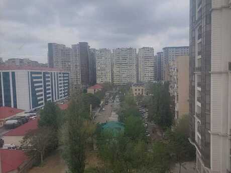 3 otaqlı köhnə tikili - 8 Noyabr m. - 90 m²
