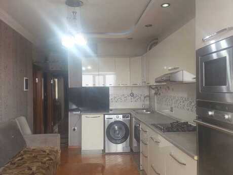 3 otaqlı köhnə tikili - 8 Noyabr m. - 90 m²