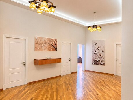 4 otaqlı yeni tikili - Sahil m. - 220 m²