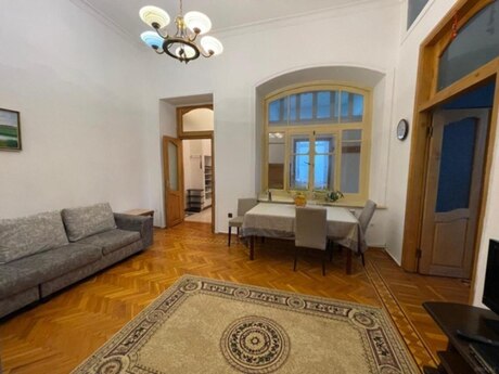 3 otaqlı köhnə tikili - 28 May m. - 90 m²