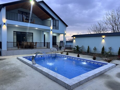 7 otaqlı həyət evi/bağ evi - Qəbələ - 250 m²