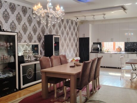 5 otaqlı həyət evi/bağ evi - Yeni Günəşli q. - 190 m²