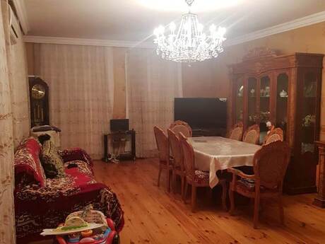 4 otaqlı həyət evi/bağ evi - Xətai r. - 200 m²