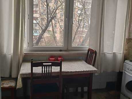 2 otaqlı köhnə tikili - Həzi Aslanov m. - 70 m²