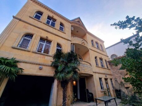 6 otaqlı həyət evi/bağ evi - Nəsimi m. - 600 m²