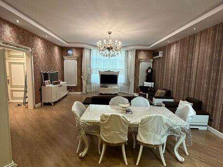 6 otaqlı həyət evi/bağ evi - Novxanı q. - 420 m²