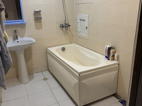 2 otaqlı köhnə tikili - Lökbatan q. - 86.6 m²