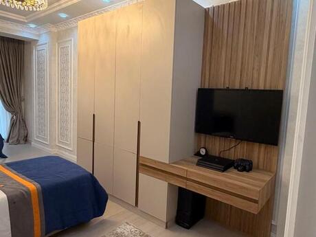 4 otaqlı yeni tikili - Memar Əcəmi m. - 200 m²