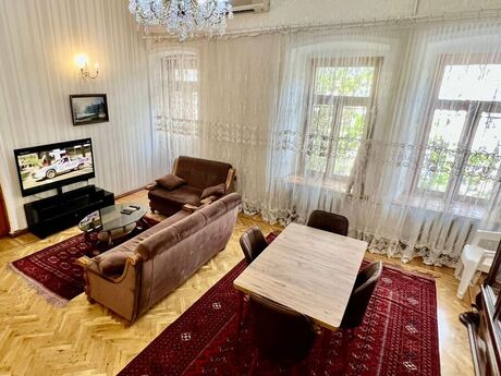 3 otaqlı köhnə tikili - Sahil m. - 135 m²