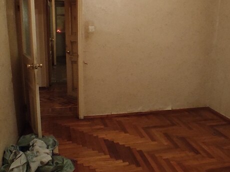 4 otaqlı köhnə tikili - Şah İsmayıl Xətai m. - 100 m²