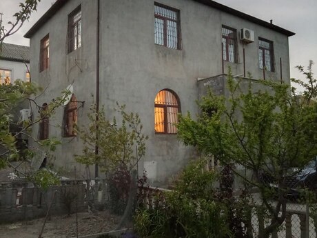 5 otaqlı həyət evi/bağ evi - Badamdar q. - 210 m²