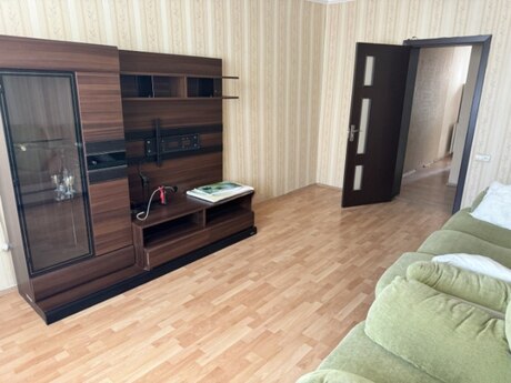 3 otaqlı köhnə tikili - İnşaatçılar m. - 70 m²