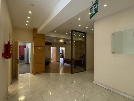 6 otaqlı ofis - Nəsimi r. - 275 m²