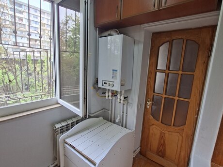 3 otaqlı köhnə tikili - Yeni Yasamal q. - 75 m²
